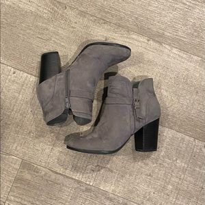 •Kelly & Katie• Gray Booties•